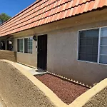Quiet 1Bed,1Bath Condo With Free Parking